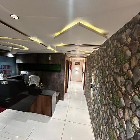 Prime View Hotel Ahmedabad Eksteriør billede