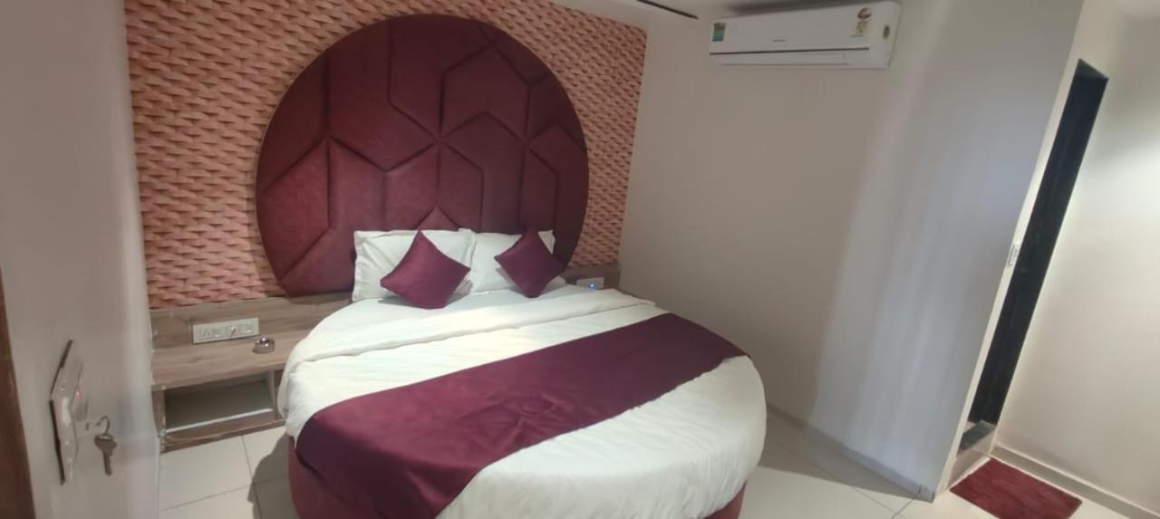 Prime View Hotel Ahmedabad Eksteriør billede