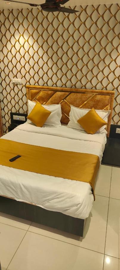 Prime View Hotel Ahmedabad Eksteriør billede