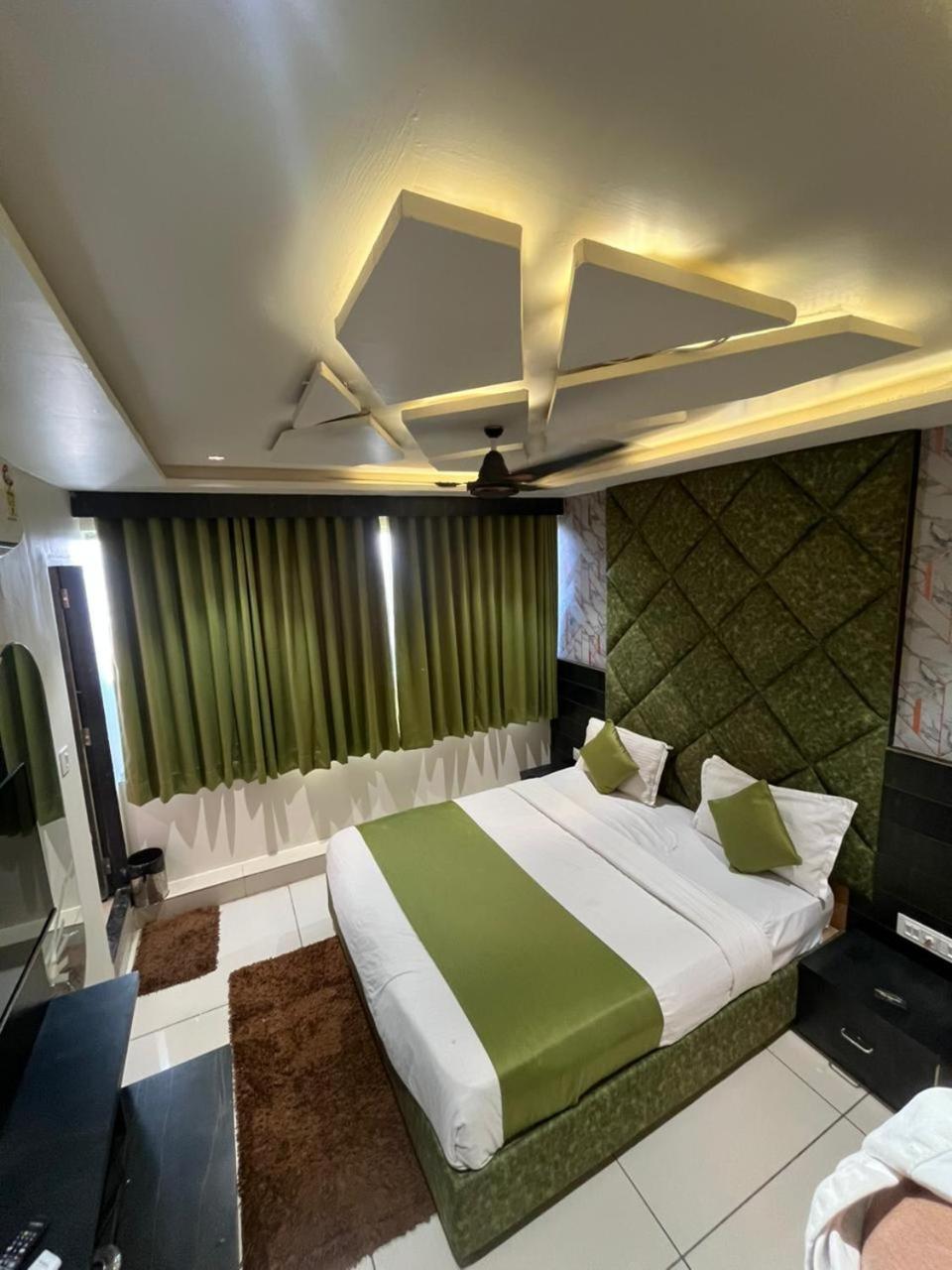 Prime View Hotel Ahmedabad Værelse billede