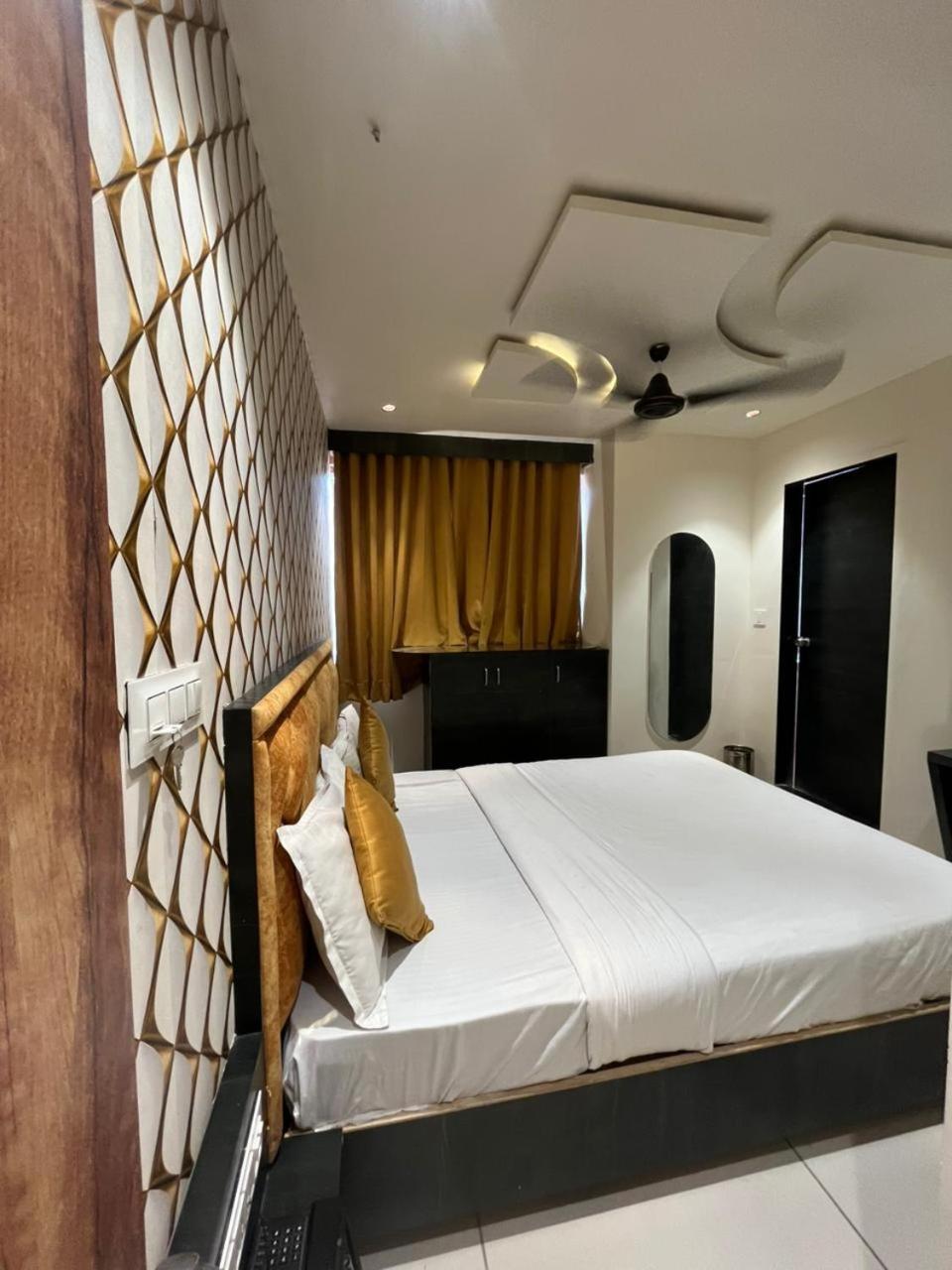 Prime View Hotel Ahmedabad Værelse billede