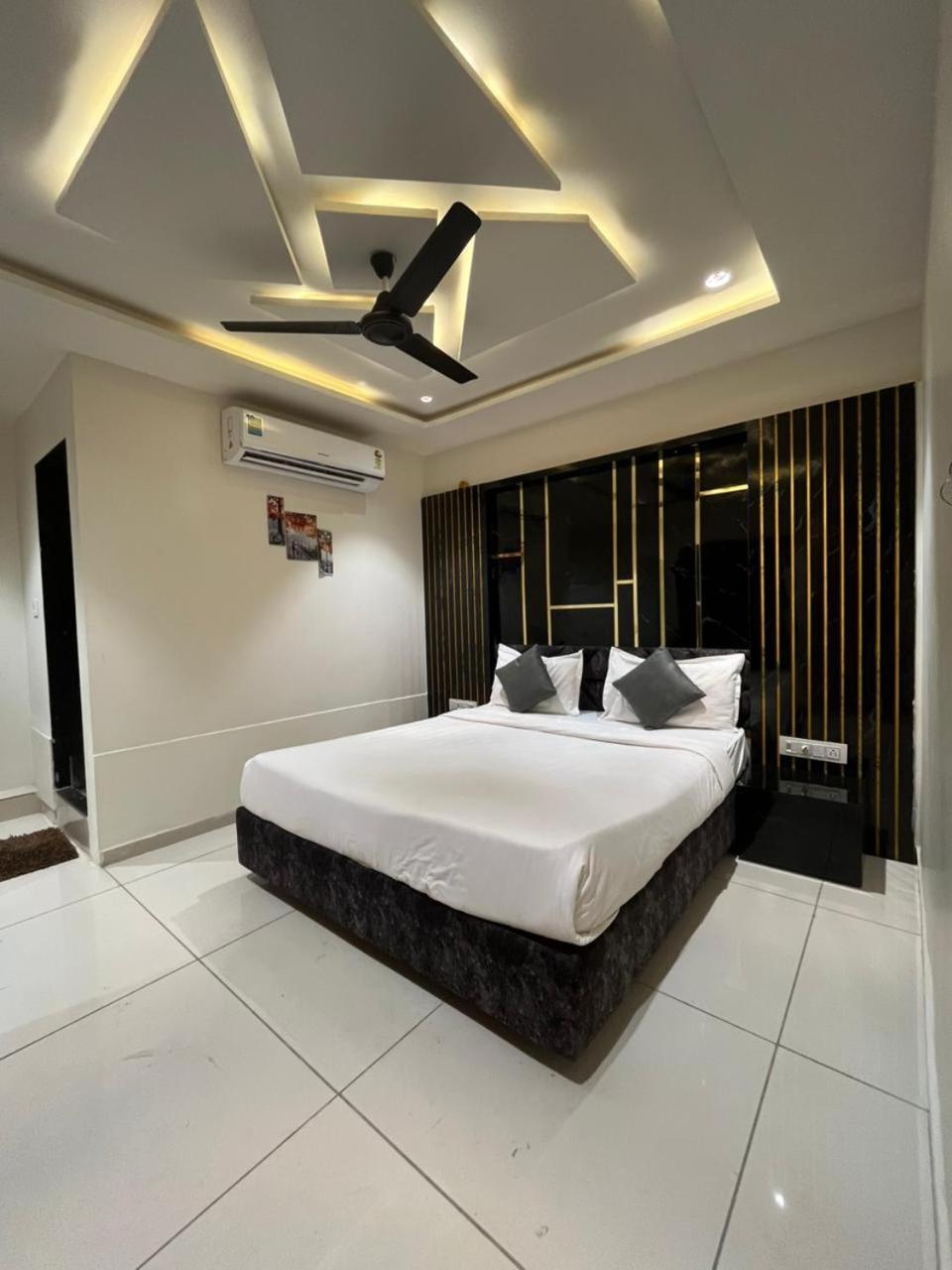 Prime View Hotel Ahmedabad Værelse billede
